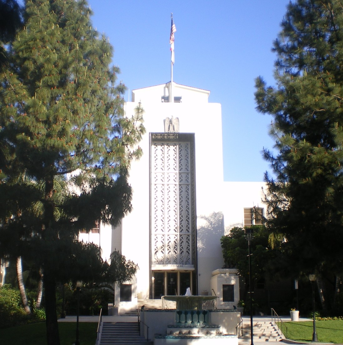 Burbank City Hall · Wikimedia Commons